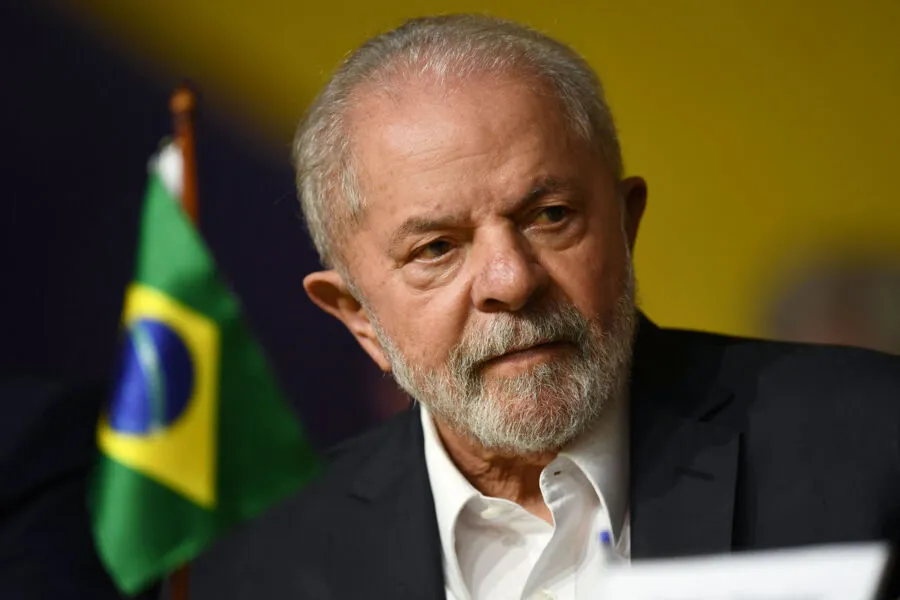 Lula foi eleito com a promessa de “colocar o pobre no orçamento”