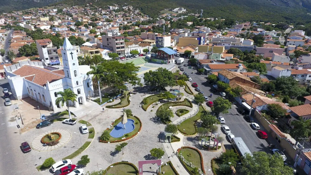 Praça da Igreja da Matriz da cidade de Macaúbas