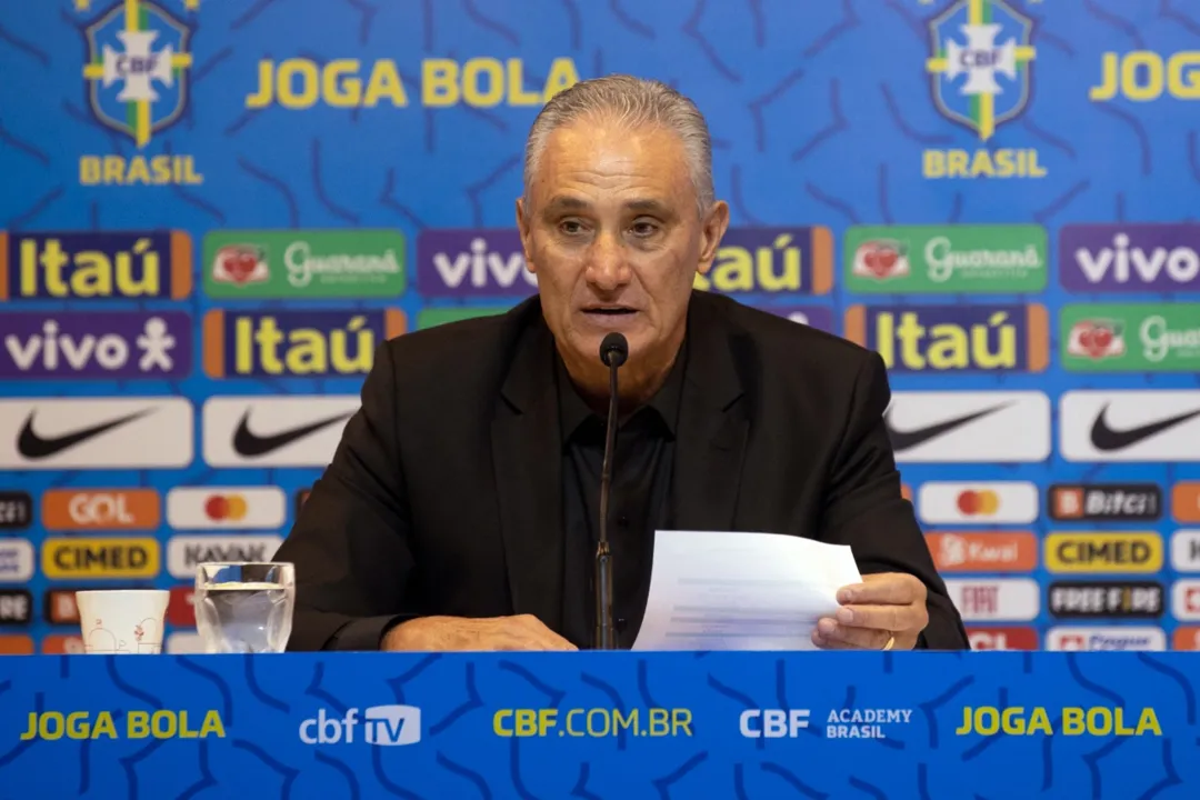 Treinador convocou os jogadores nesta segunda-feira, 7