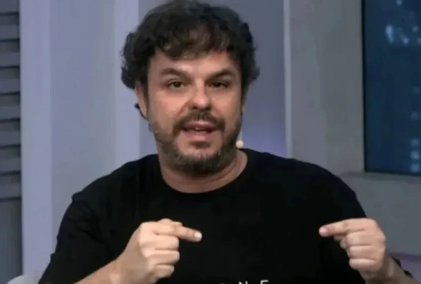 Adrilles diz que está sofrendo censura e diz brigar pela liberdade de expressão