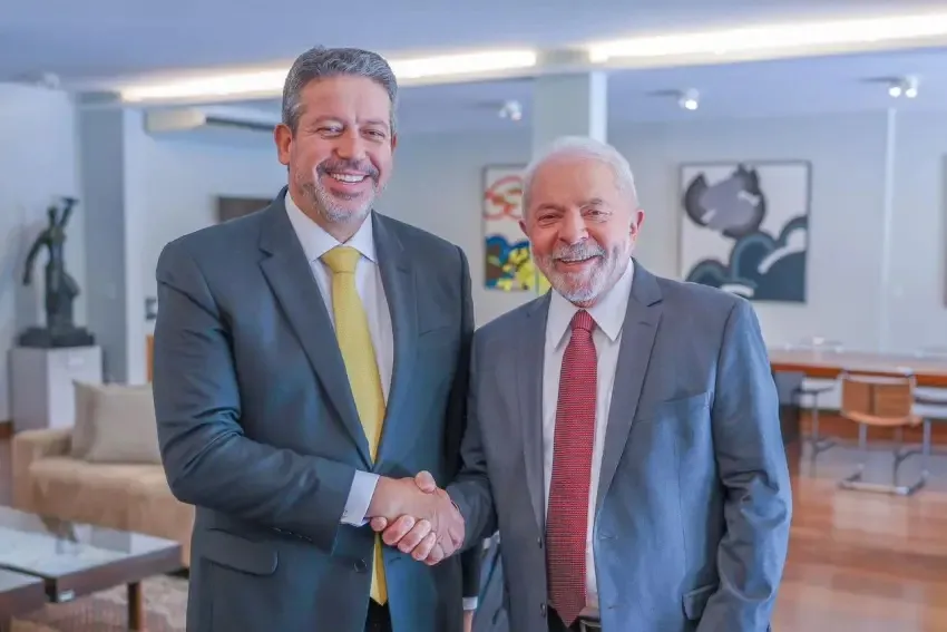 O presidente da Câmara, Arthur Lira (PP-AL) e o presidente da República eleito, Luiz Inácio Lula da Silva (PT)