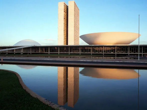 O valor está congelado por falta de espaço no orçamento e precisaria ser liberado até o fim do mandato de Bolsonaro