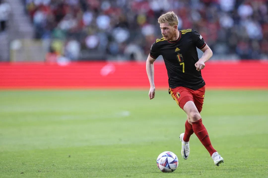 Meia De Bruyne foi autor do gol que eliminou o Brasil em 2018