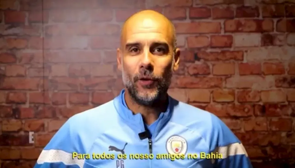 Treinador do Manchester City, Pep Guardiola aparece desejando sucesso ao Tricolor