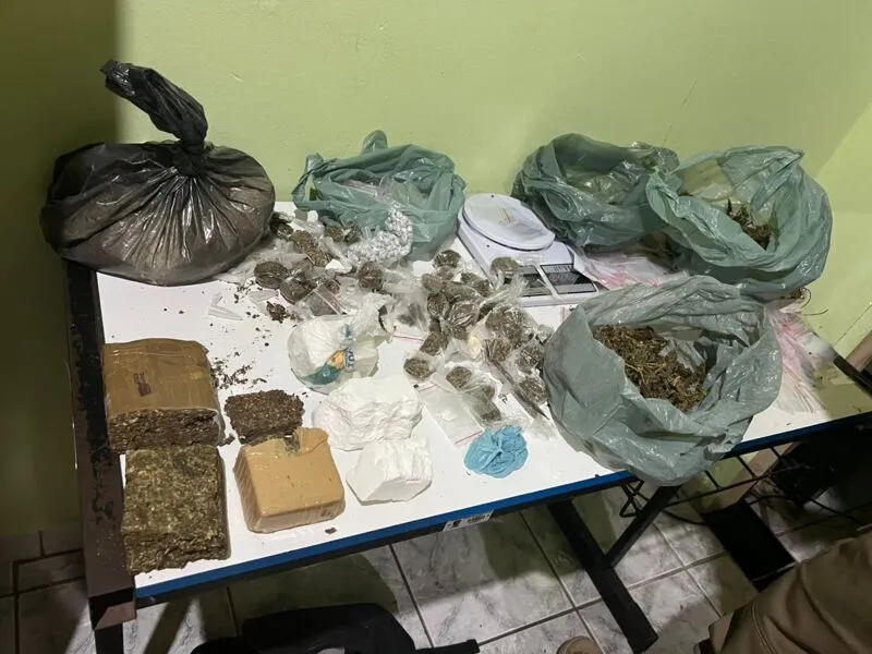 Maconha, cocaína e crack também foram apreendidos na ação
