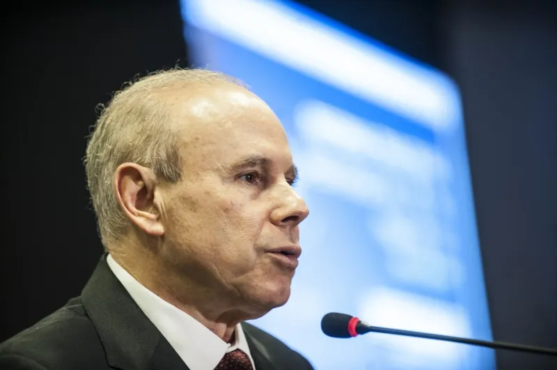 Guido Mantega, integrante do planejamento, orçamento e gestão da equipe de transição