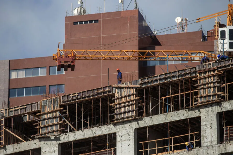 Parcerias levam soluções até para os canteiros de obras