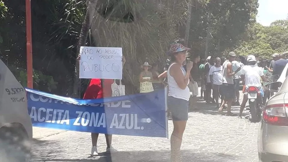 Manifestantes reclamaram também da forma que a prefeitura "trata" os nativos