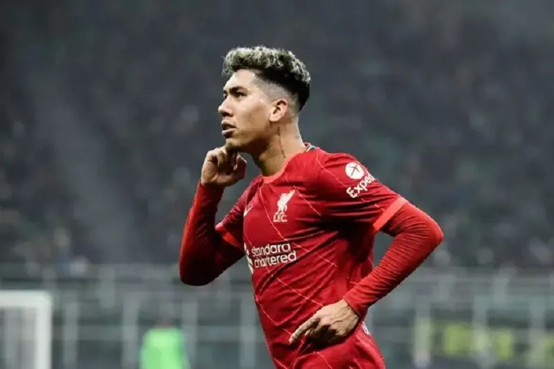 Firmino marca um dos gols na vitória dos 'Reds'