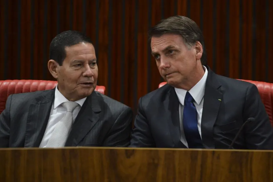 Bolsonaro e Mourão em evento