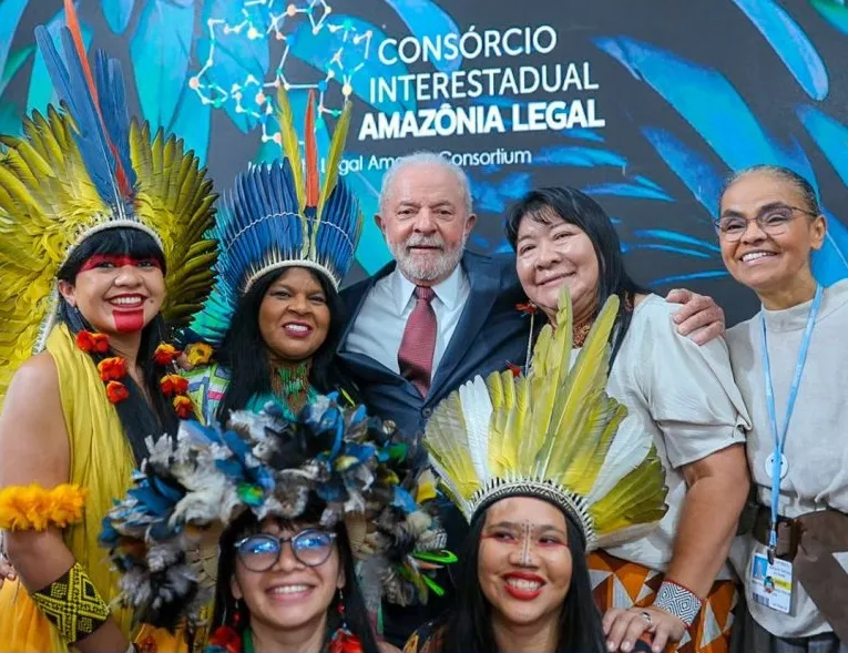 Lula, Marina Silva e representantes dos povos indígenas COP27