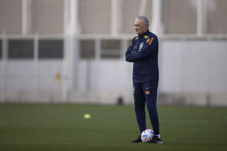 Tite não deve mudar muitos atletas, mas sim esquemas