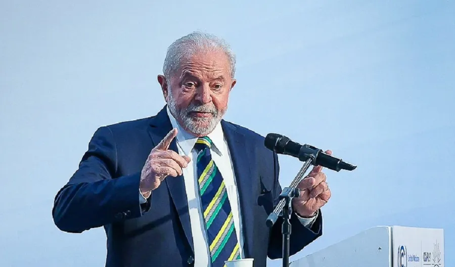 O presidente eleito participa do evento no Egito