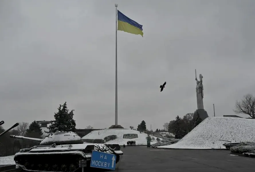 Manhã desta quinta-feira começou com bombardeio russo e neve em Kiev