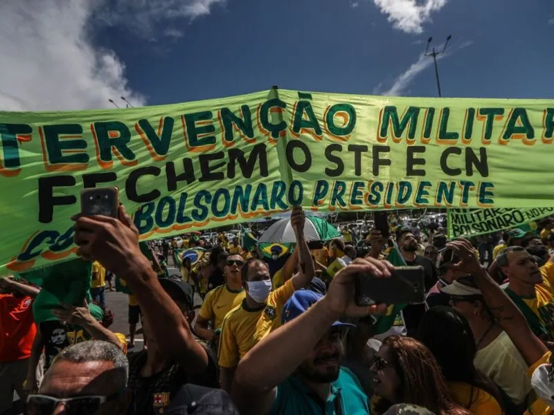 Atos antidemocráticos têm suporte de milicianos, segundo relatórios das forças de segurança