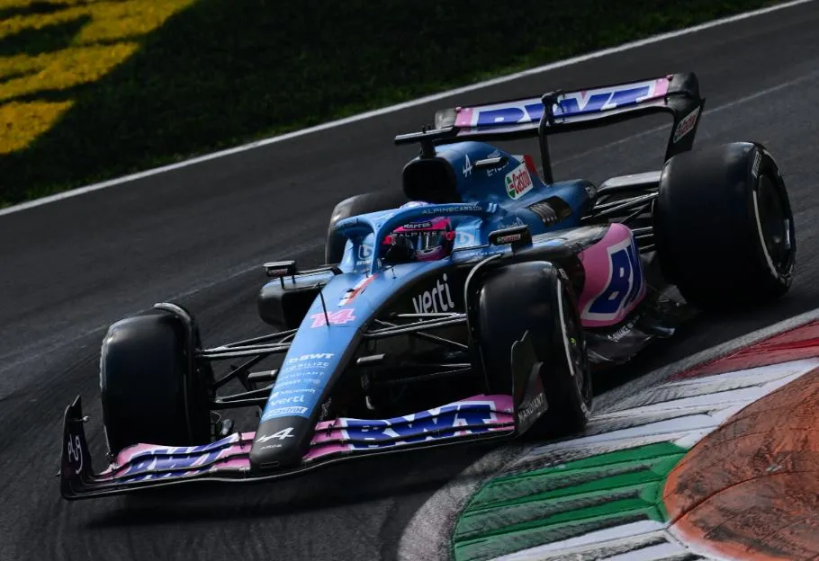 Fernando Alonso e Pierre Gasly, entre outros, deram nesta terça-feira, 22, suas primeiras voltas com suas novas equipes