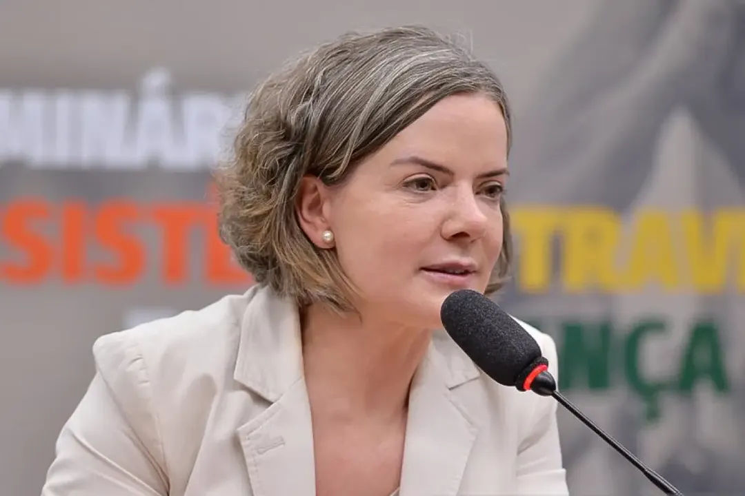 Gleisi defende PEC de quatro anos para garantir estabilidade das políticas sociais