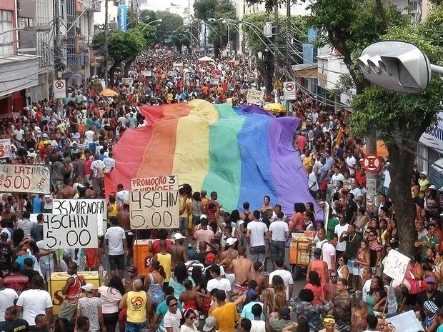Em agosto, a produção anunciou que o evento, que aconteceria em 11 de setembro, seria adiado