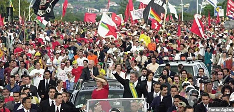 Posse de Lula em janeiro de 2003, quando venceu pela primeira vez a disputa pela Presidência