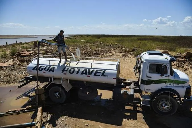 Mais de 1,6 milhão de pessoas ficaram sem água no nordeste após o segundo turno