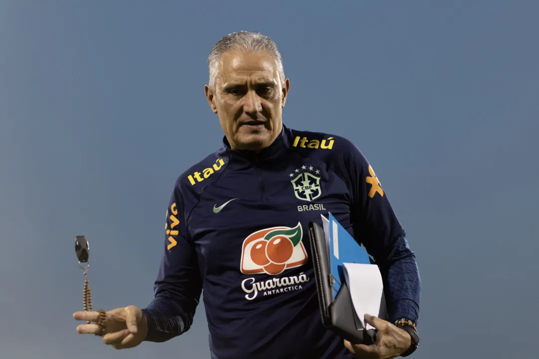 Tite diz que vai manter proposta de jogo ofensivo mesmo com desfalques de Danilo e Neymar