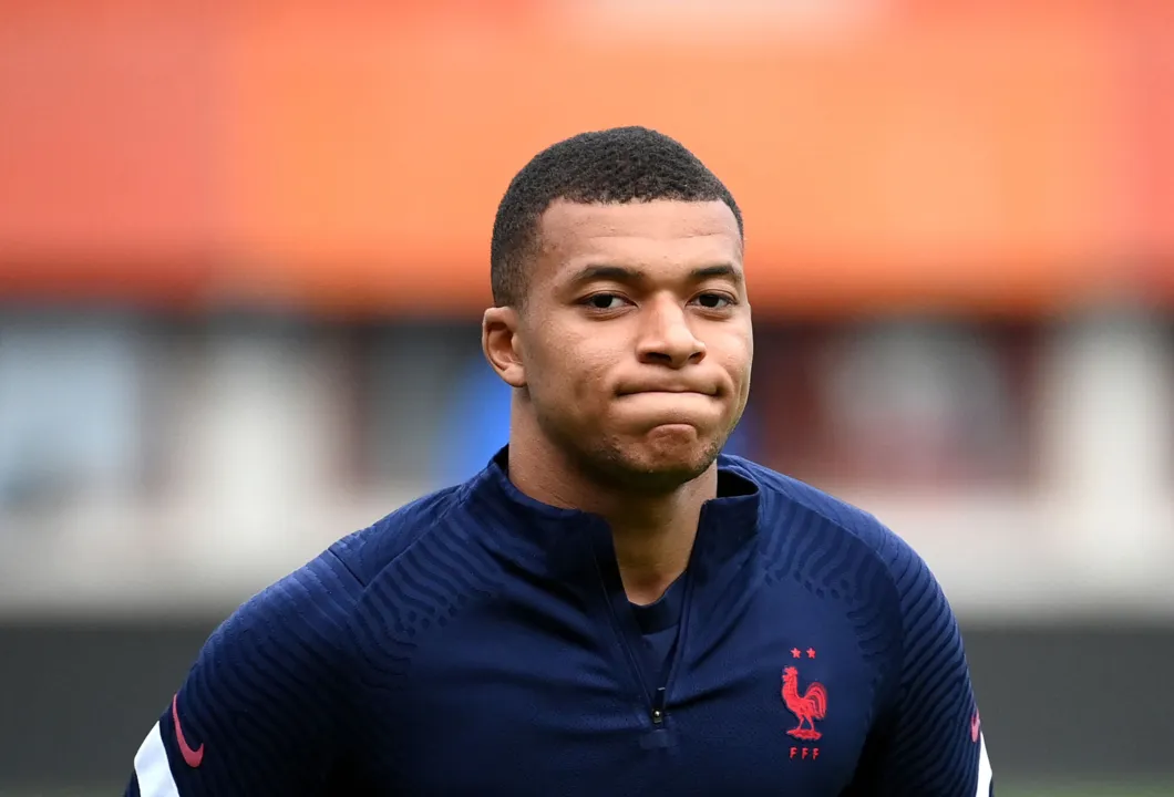 France's forward Kylian Mbappe takes part in a training session on the eve of the UEFA Nations League football match against Austria at the Ernst Happel stadium in Vienna, Austria on June 9, 2022. (Photo by FRANCK FIFE / AFP)