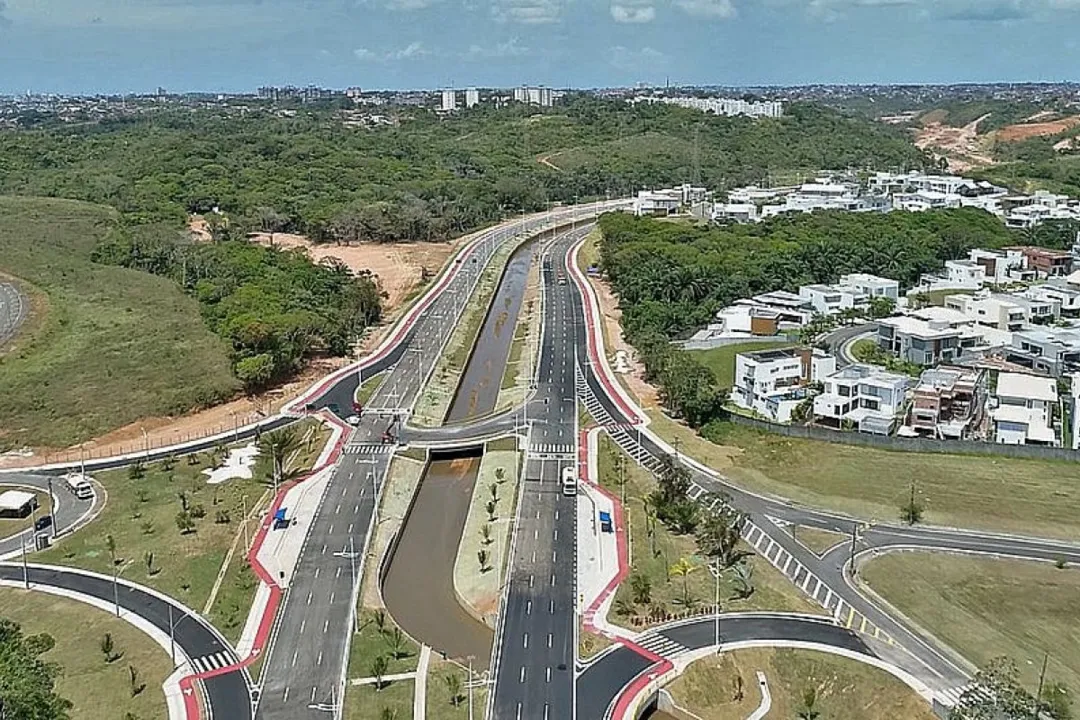 A Avenida 29 de Março tem sete retornos. Três foram fechados