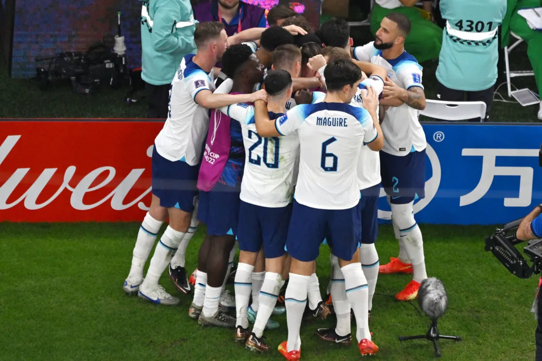Gols de Rashford e Foden classificam a Inglaterra para as oitavas de final
