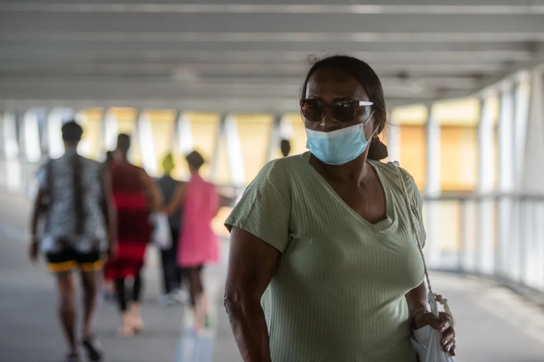 Comportamento adequado, visando vencer a ameaça de nova etapa da pandemia, é o de agir de forma responsável