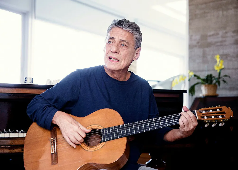 Roda Viva foi composta por Chico Buarque e lançada em 1968 no álbum “Chico Buarque de Hollanda - Volume 3”, da gravadora RGE