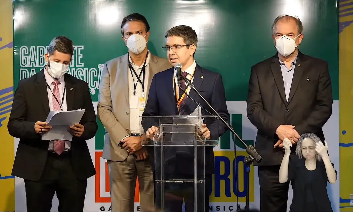 Equipe de Transição durante coletiva na tarde desta quinta-feira, 1º