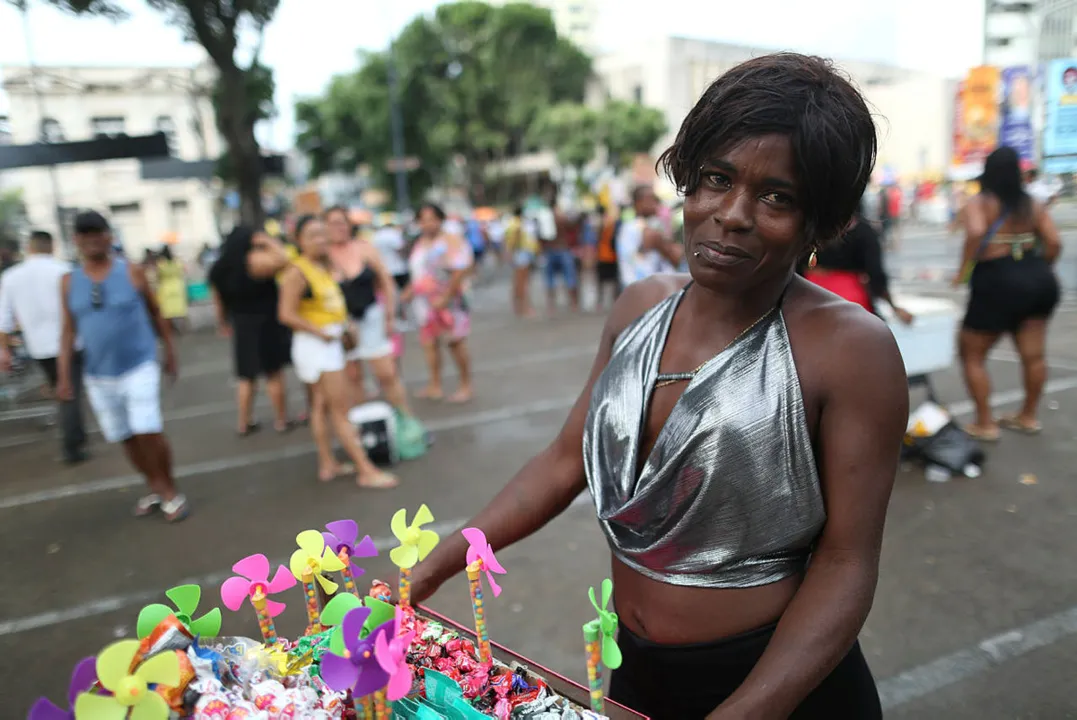 A baleira Jaciara dos Santos, na Caminhada do Samba