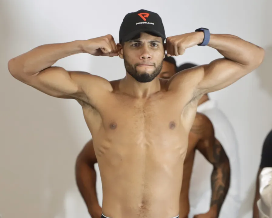 Hebert Conceição migrou para o boxe profissional neste ano e já disputou três lutas, tendo vencido todas