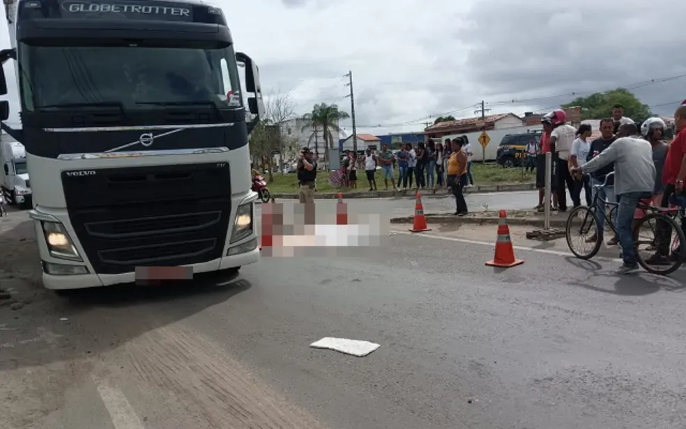 Com a batida, um grande congestionamento se formou no local