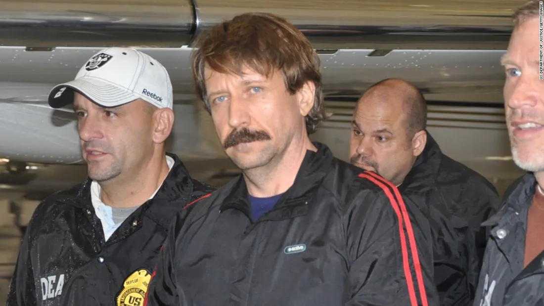 Viktor Bout foi condenado a 25 anos de prisão por tráfico internacional de armas