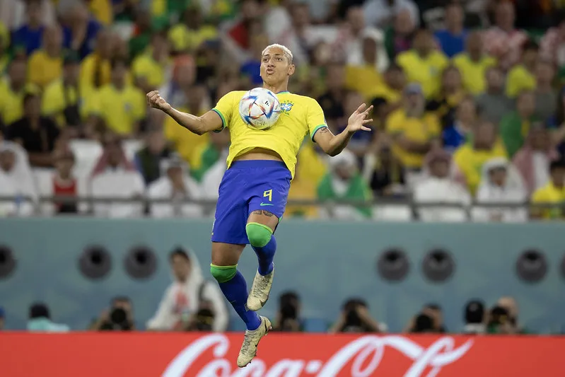 Richarlison, de 25 anos, se tornou o jogador preferido dos brasileiros quando marcou os dois gols na vitória sobre a Sérvia