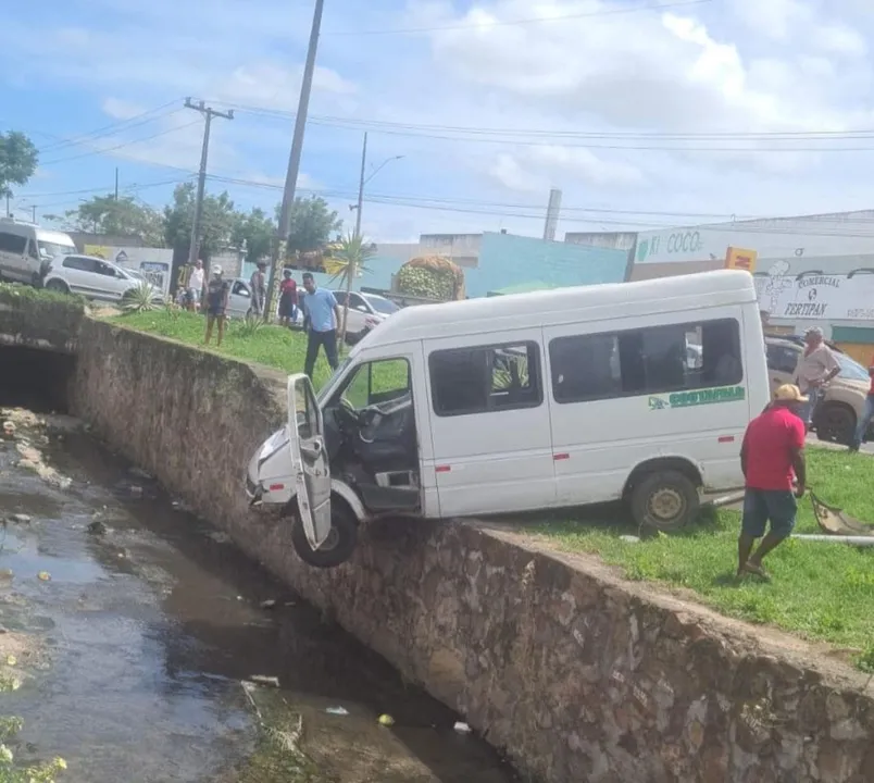Veículo pode ter invadido o sinal