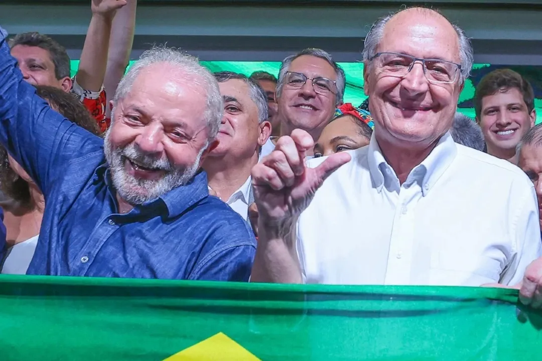 Lula e Alckmin foram eleitos em 30 de outubro