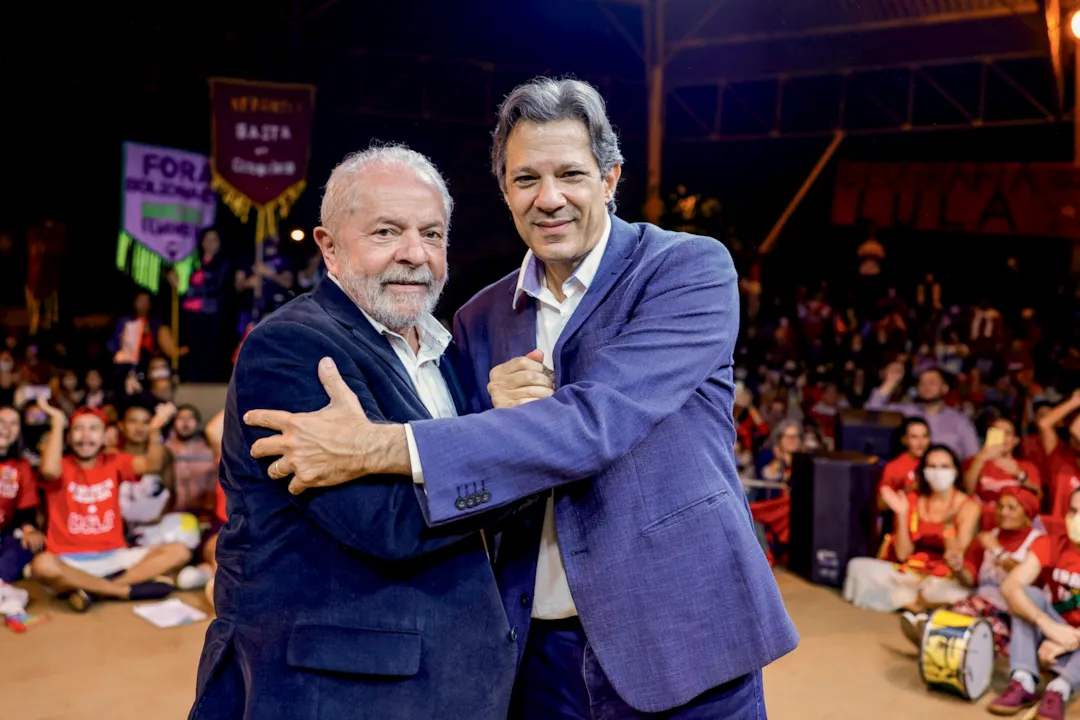 Lula e Haddad participaram do 'Natal dos catadores' nesta qunta-feira, 15
