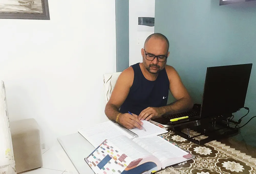 Rubenval cumpre rotina de 8 horas diárias de estudo
