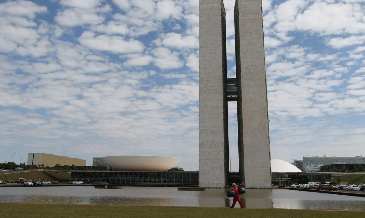 Congresso Nacional derruba veto de Bolsonaro  à lei que proíbe arquitetura hostil