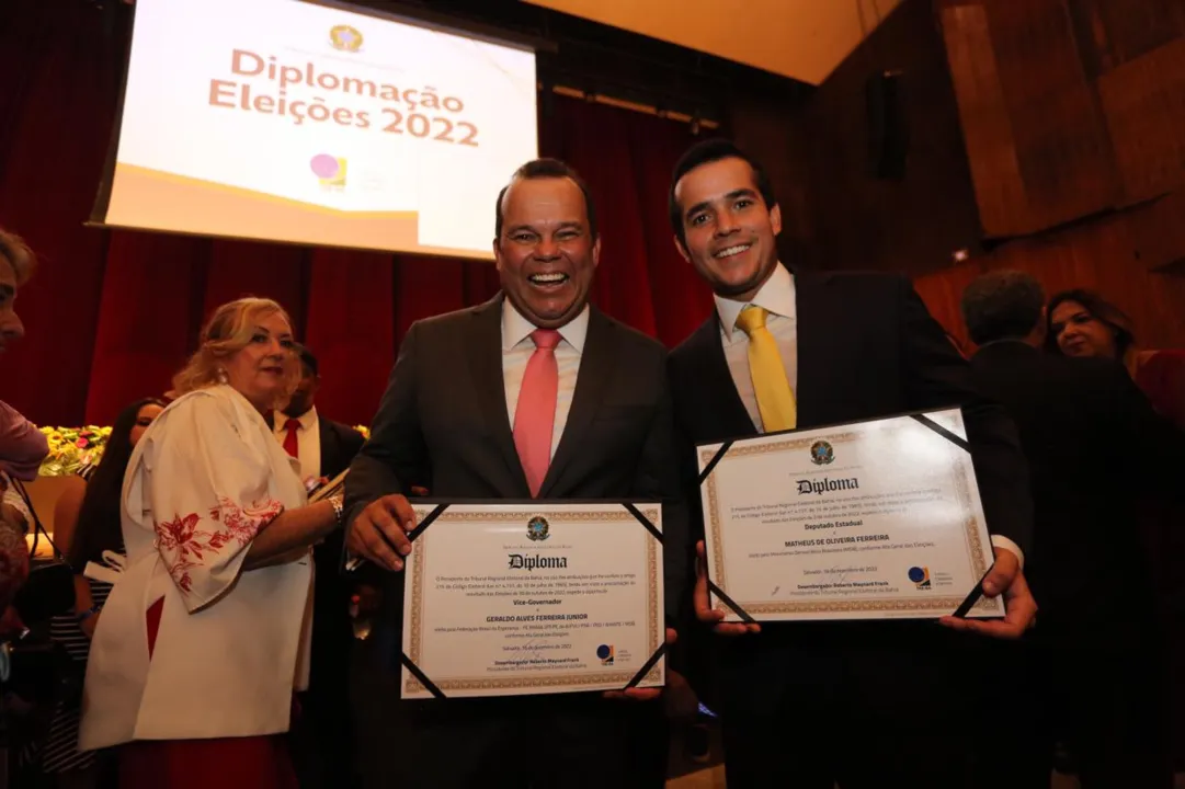 Deputado estadual eleito, Matheus de Geraldo Júnior (MDB) foi diplomado junto com o pai