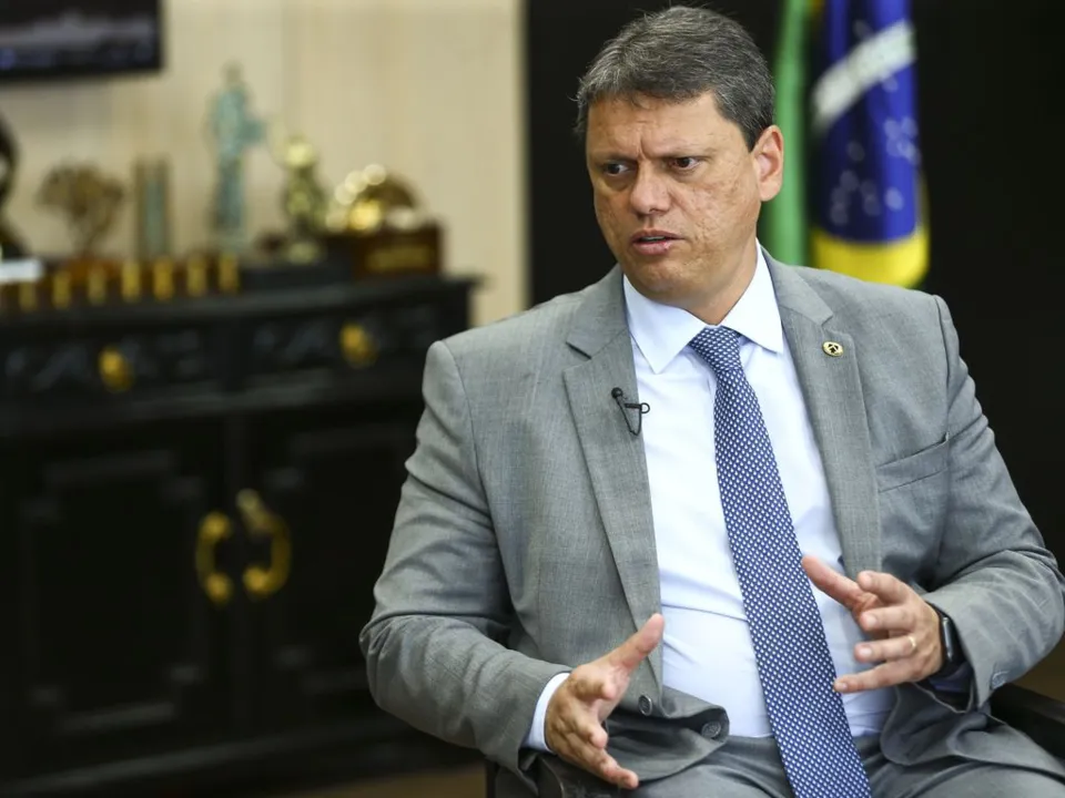 Tarcísio Gomes de Freitas, participando do programa A Voz do Brasil