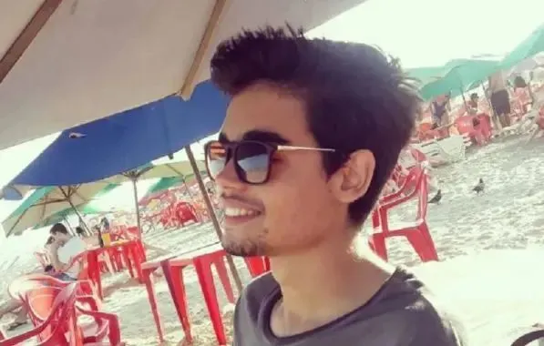 Natural de Cícero Dantas, no agreste baiano, Henrique estudava odontologia