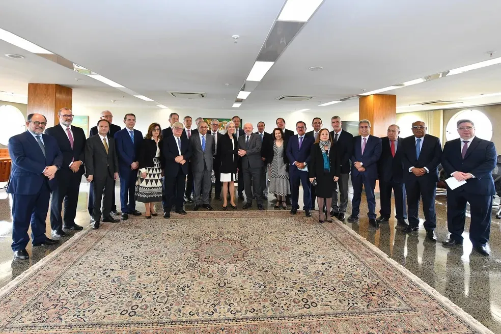 Lula e integrantes do STJ, durante ato de encerramento do ano judiciário