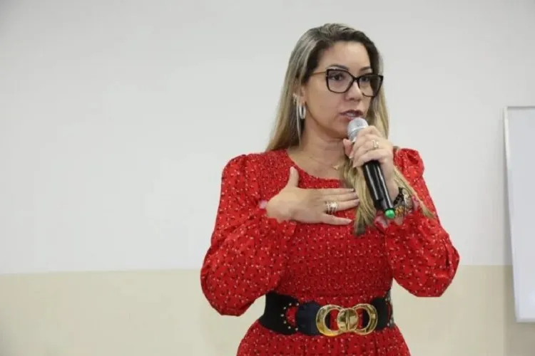 Prefeita de Santo Amaro, Alessandra Gomes (PSD), descumpriu decisão cautelar proferida, dando seguimento à Tomada de Preços nº 004/2022, tendo o resultado de julgamento de proposta sido publicado no Diário Oficial do Município de Santo Amaro na edição de 13 de dezembro de 2022