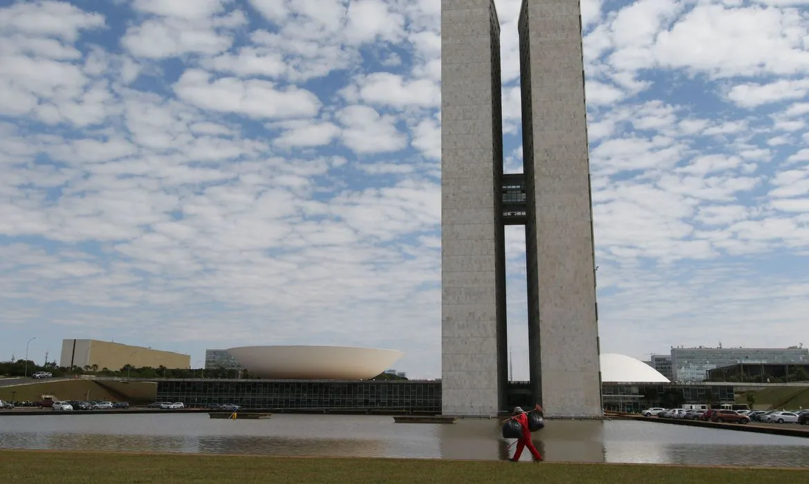 Se discute a alocação de R$ 19,5 bilhões do orçamento secreto para outras emendas existentes no Congresso