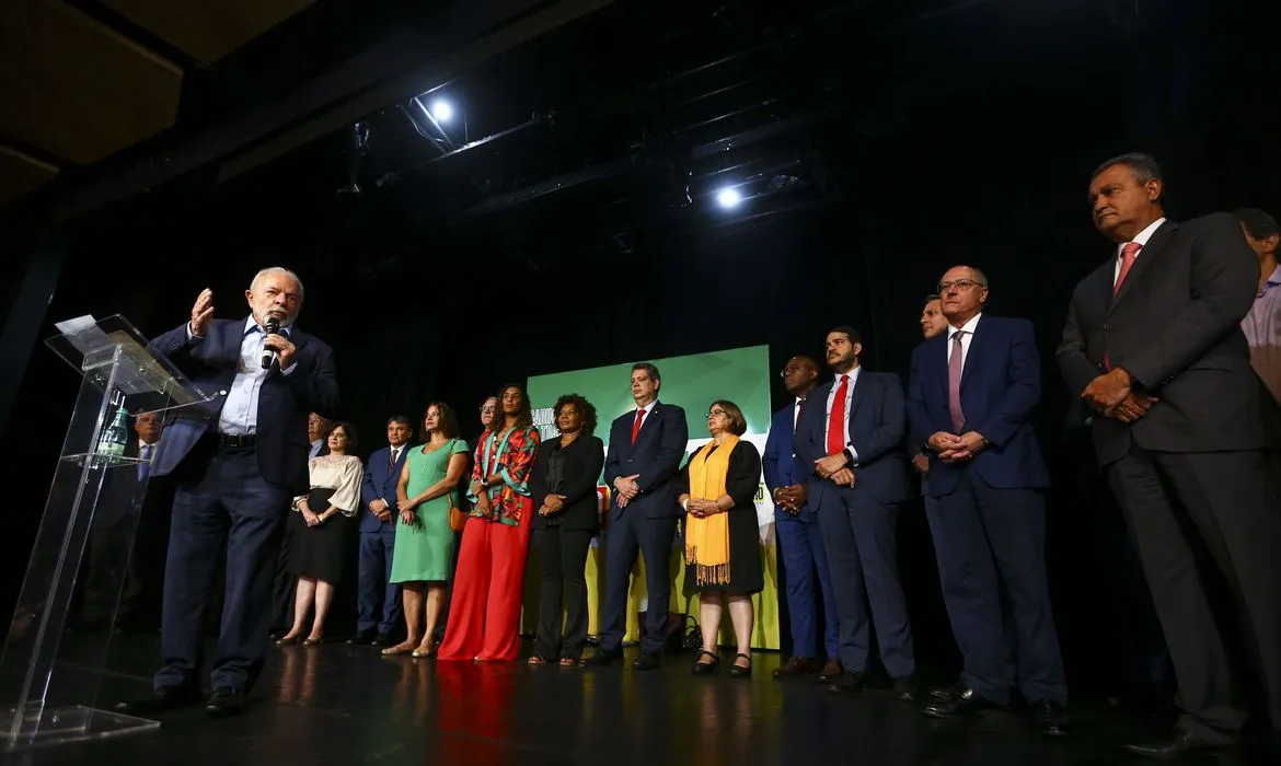 Segundo Lula, na próxima semana serão anunciados outros 13 ministros