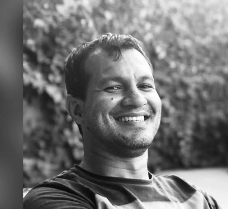 Jaques Freitas morreu após entrar em surto e se jogar contra porta de vidro