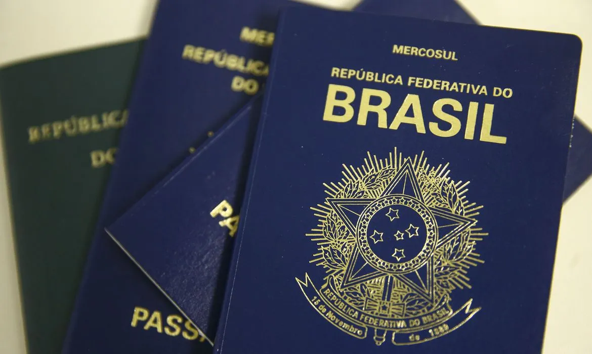 Em novembro, a produção dos documentos foi suspensa por falta de recursos